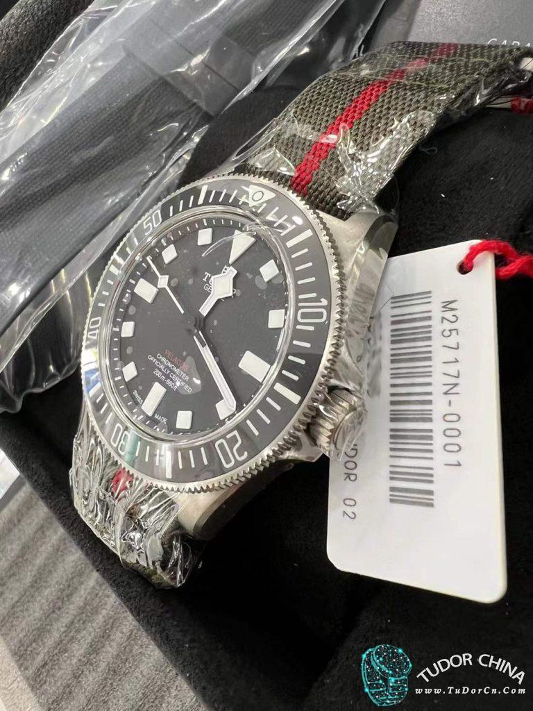 m25717n-0001实物图