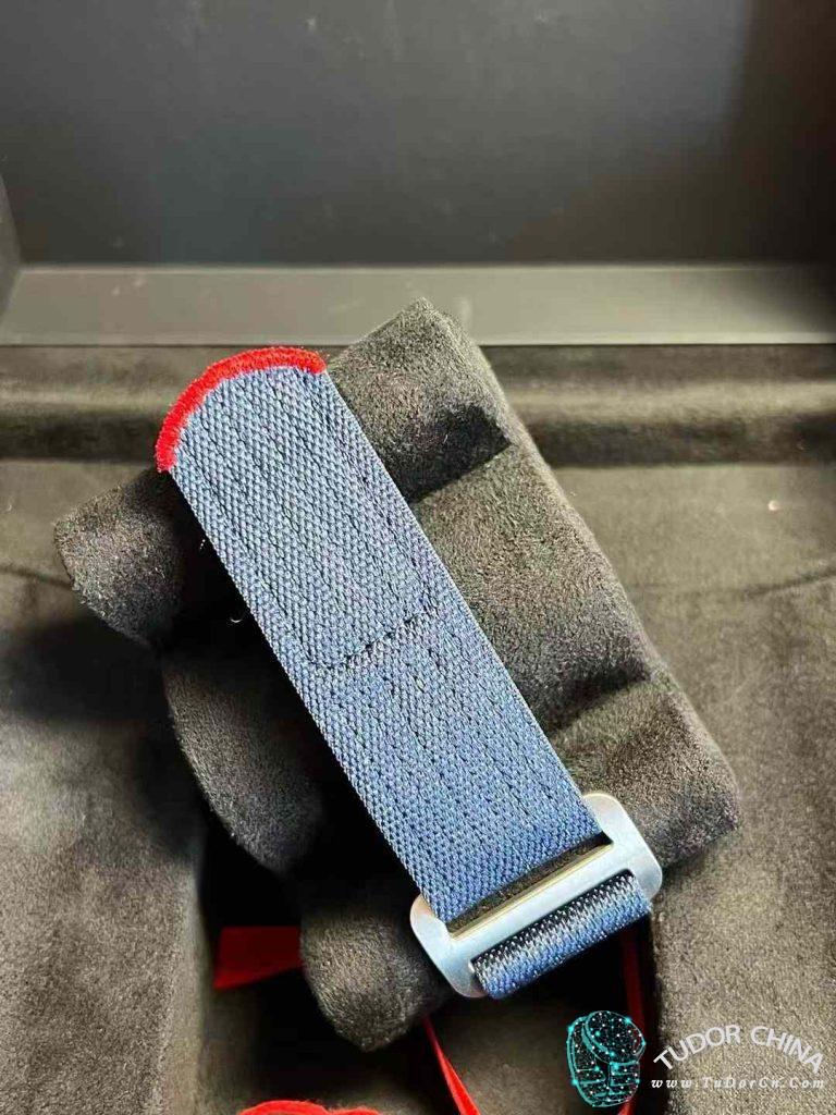 m25807kn-0001 实物图