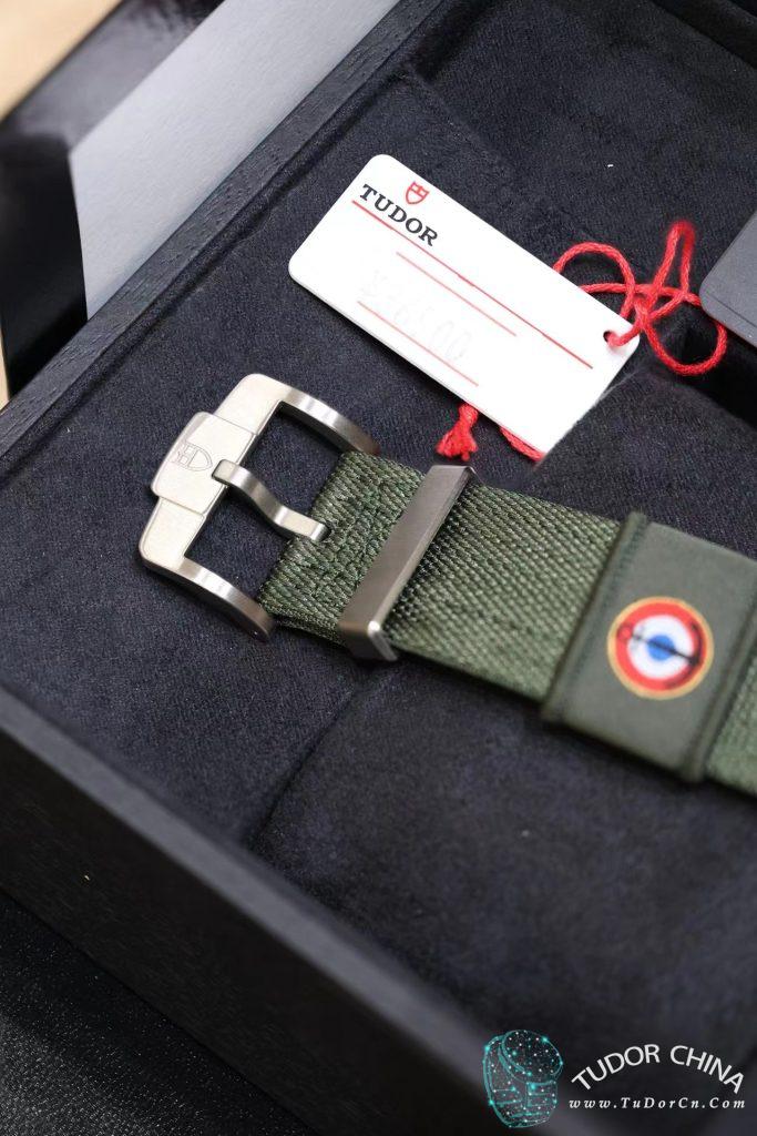 m2542g257nu-0002 Physical picture