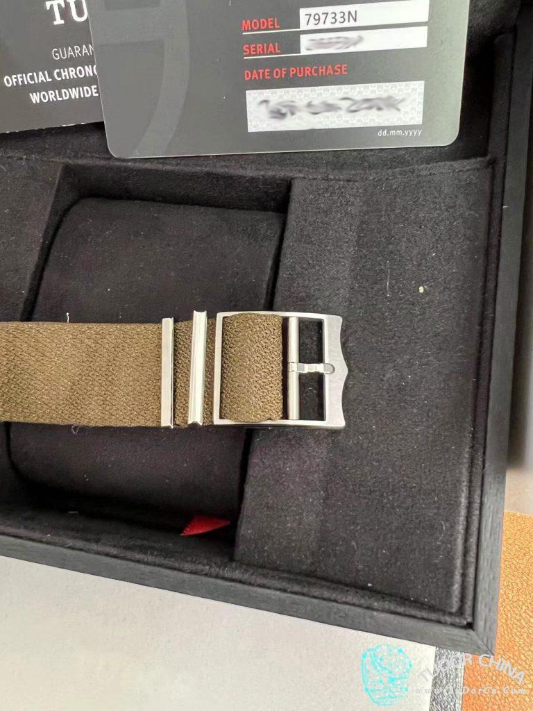 m79733n-0005 Physical picture
