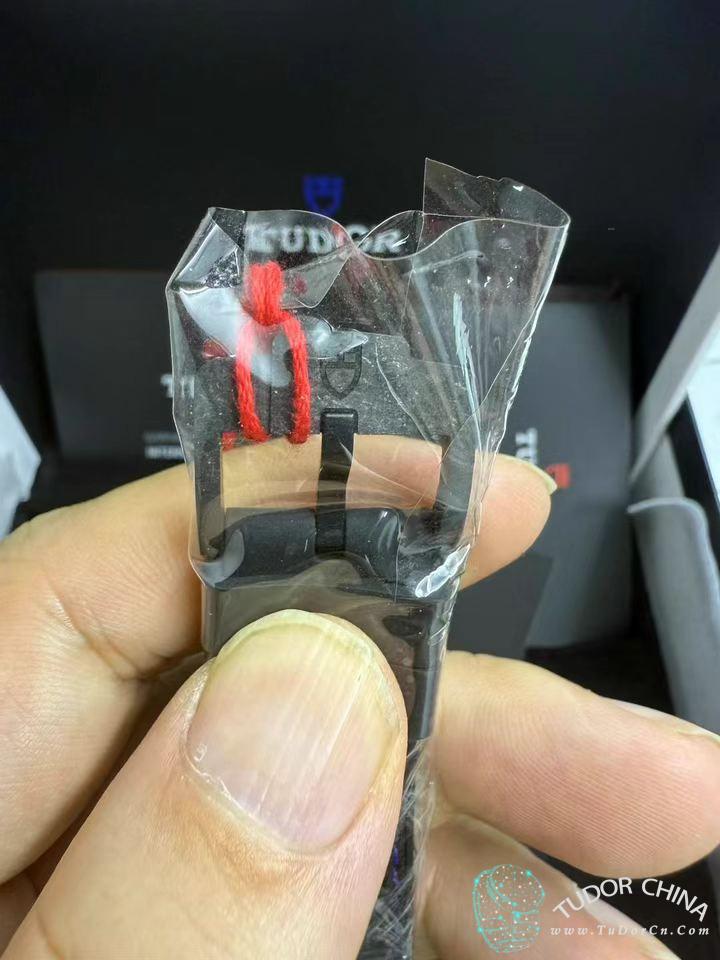 m79377kn-0001 Physical picture 