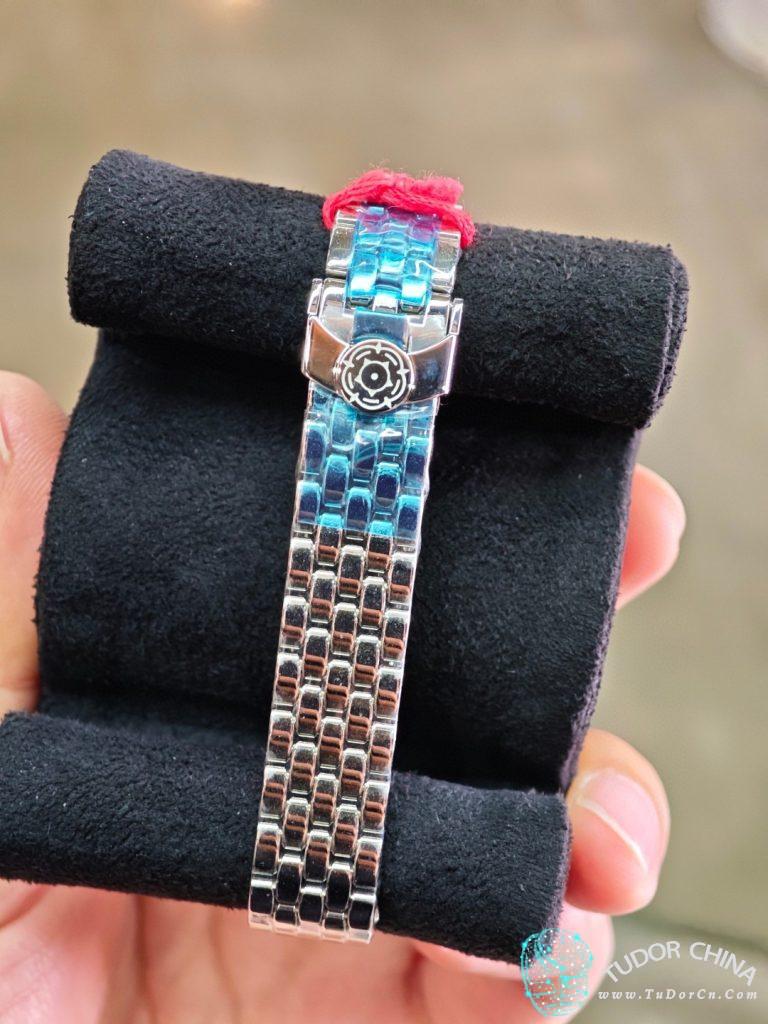 m35200-0009 Physical picture 