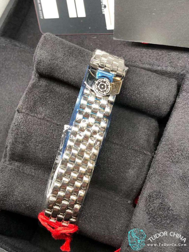 m35200-0001 Physical picture