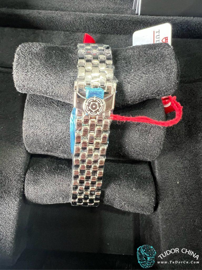 m35200-0010 Physical picture 