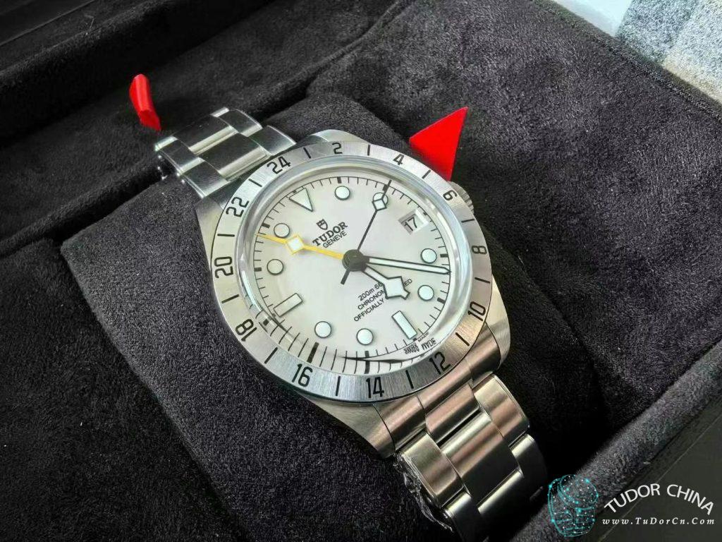 m79470-0004 Physical picture