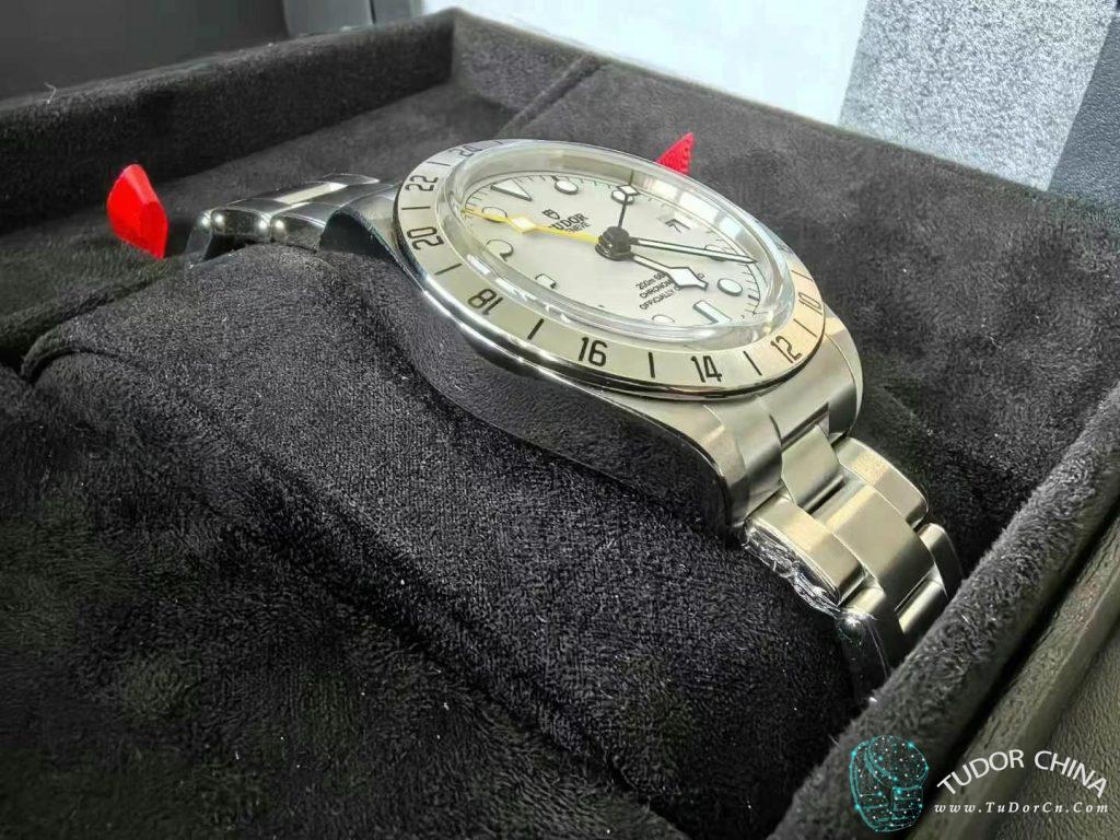 m79470-0004 Physical picture