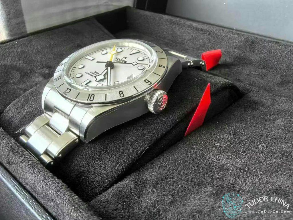 m79470-0004 Physical picture