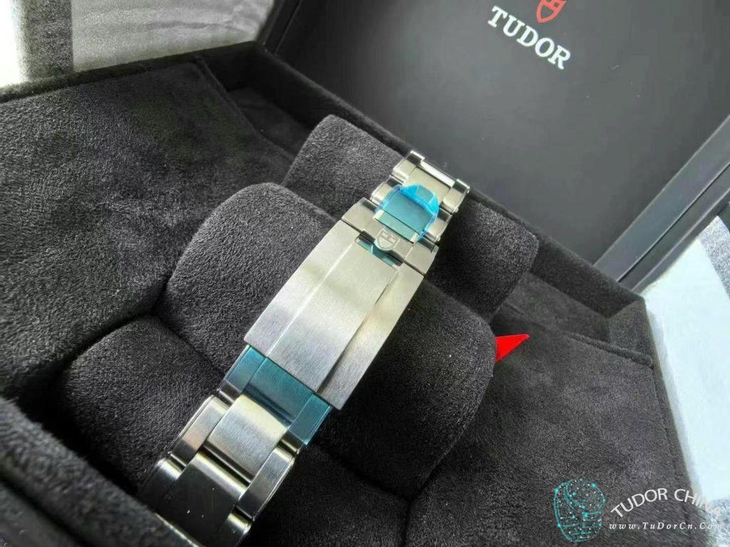 m79470-0004 Physical picture