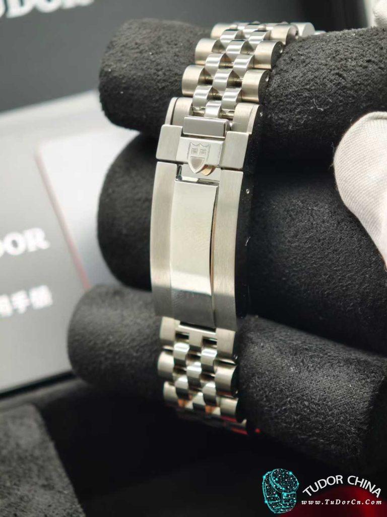 m79600-0006 Physical picture