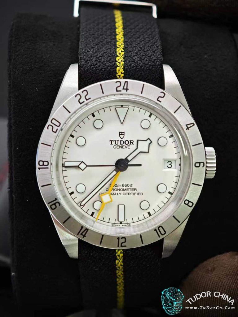 m79470-0005 Physical picture