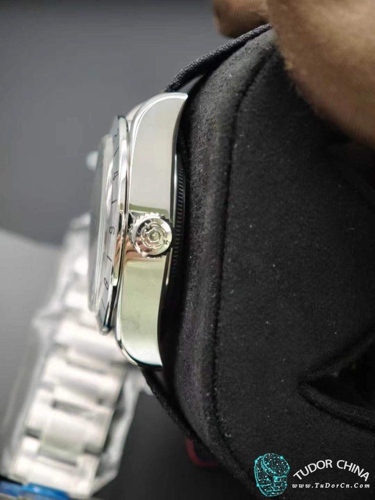 m79470-0005 Physical picture 