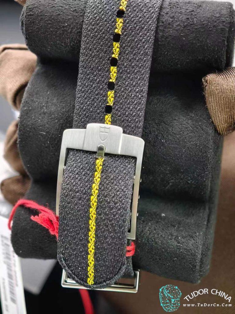 m79470-0005 Physical picture