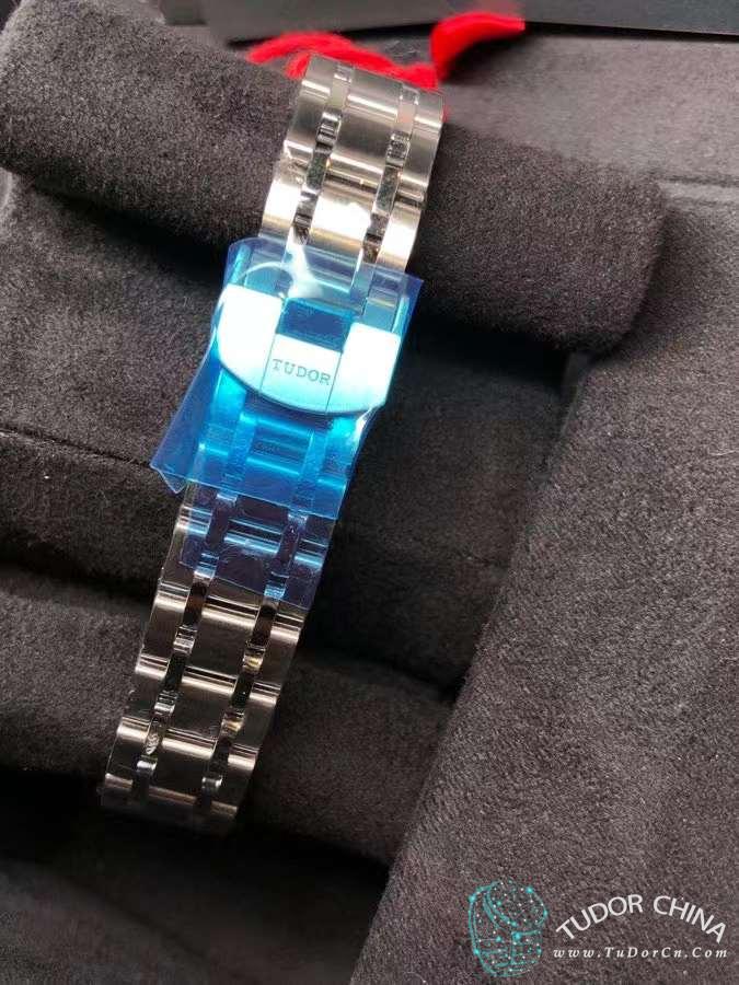 m28300-0002 Physical picture 