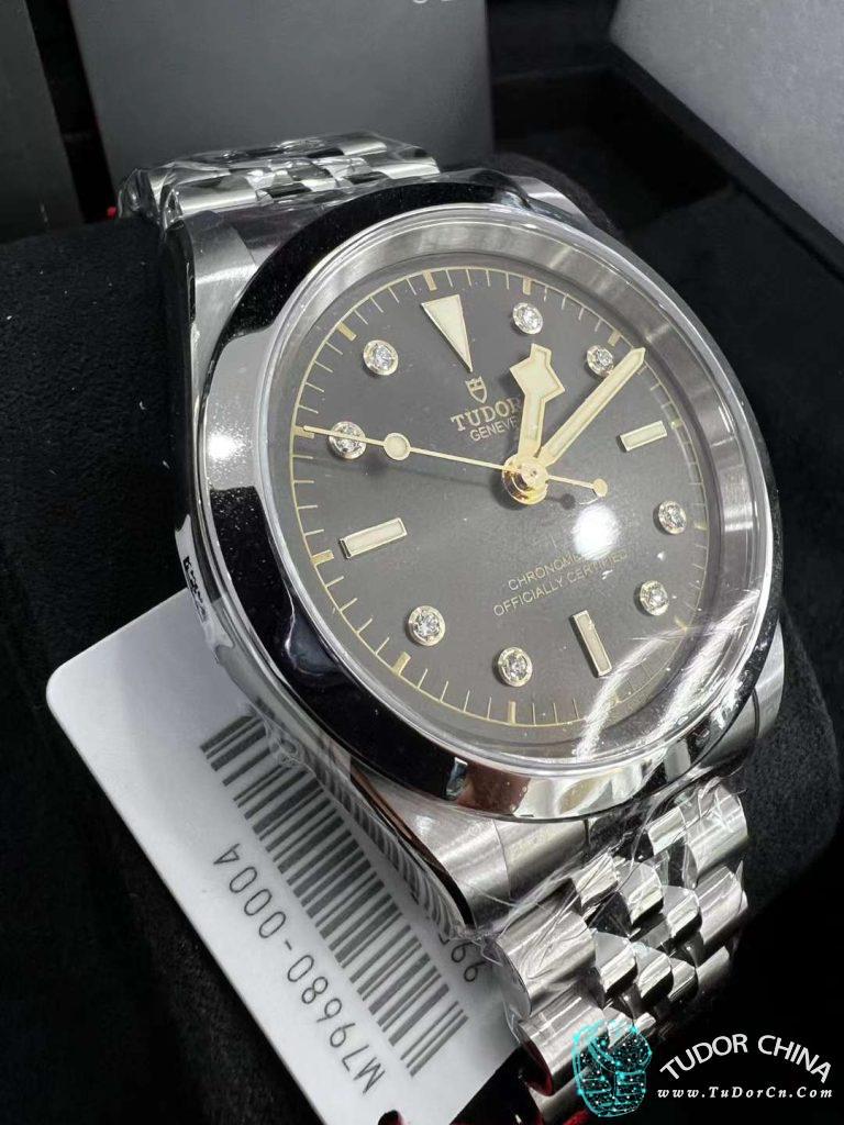 m79680-0004 Physical picture 