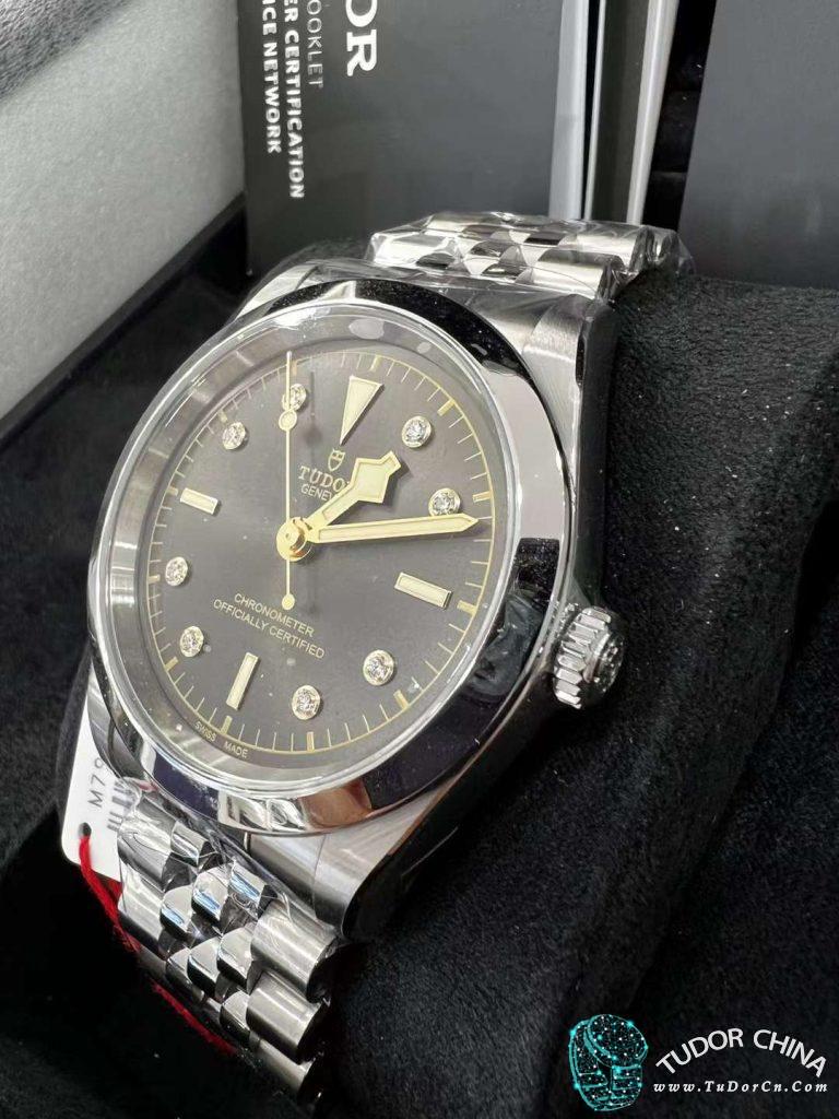 m79680-0004 Physical picture