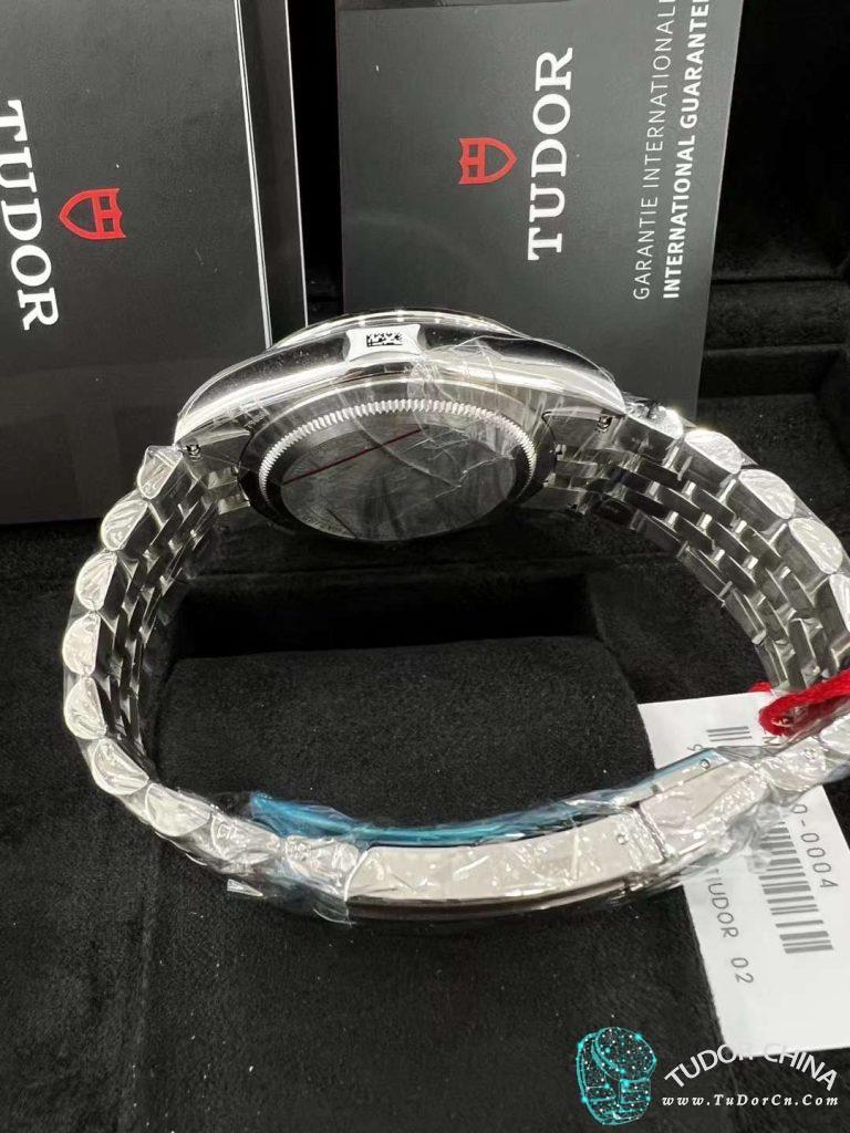 m79680-0004 Physical picture