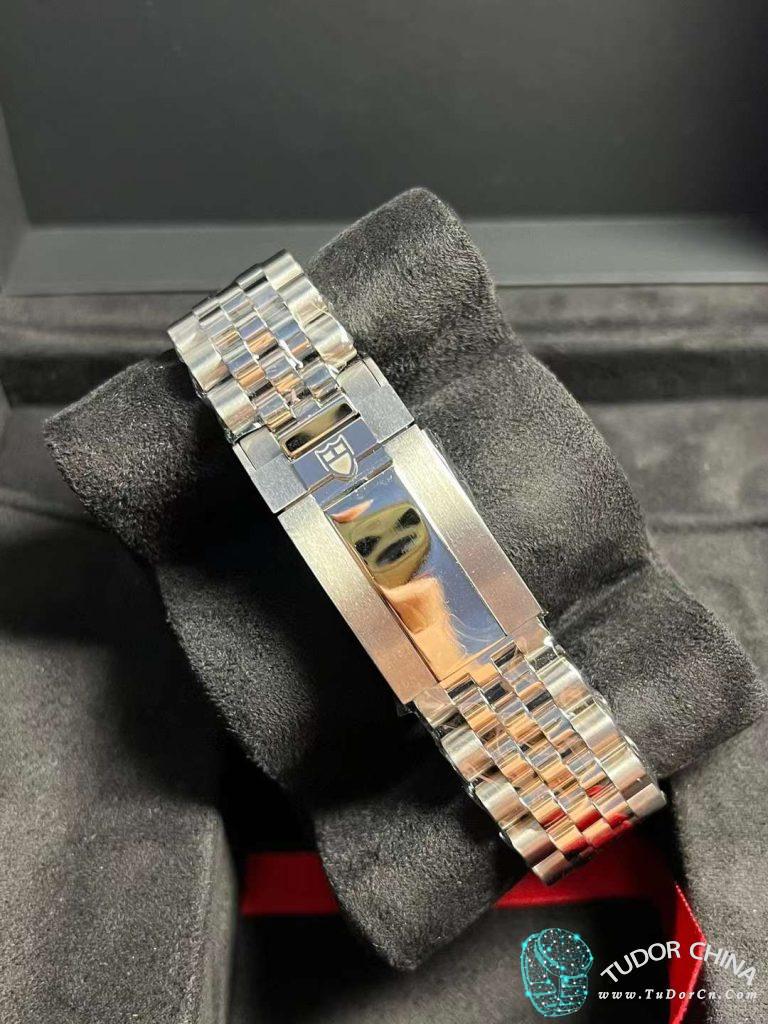 m79680-0005 Physical picture 