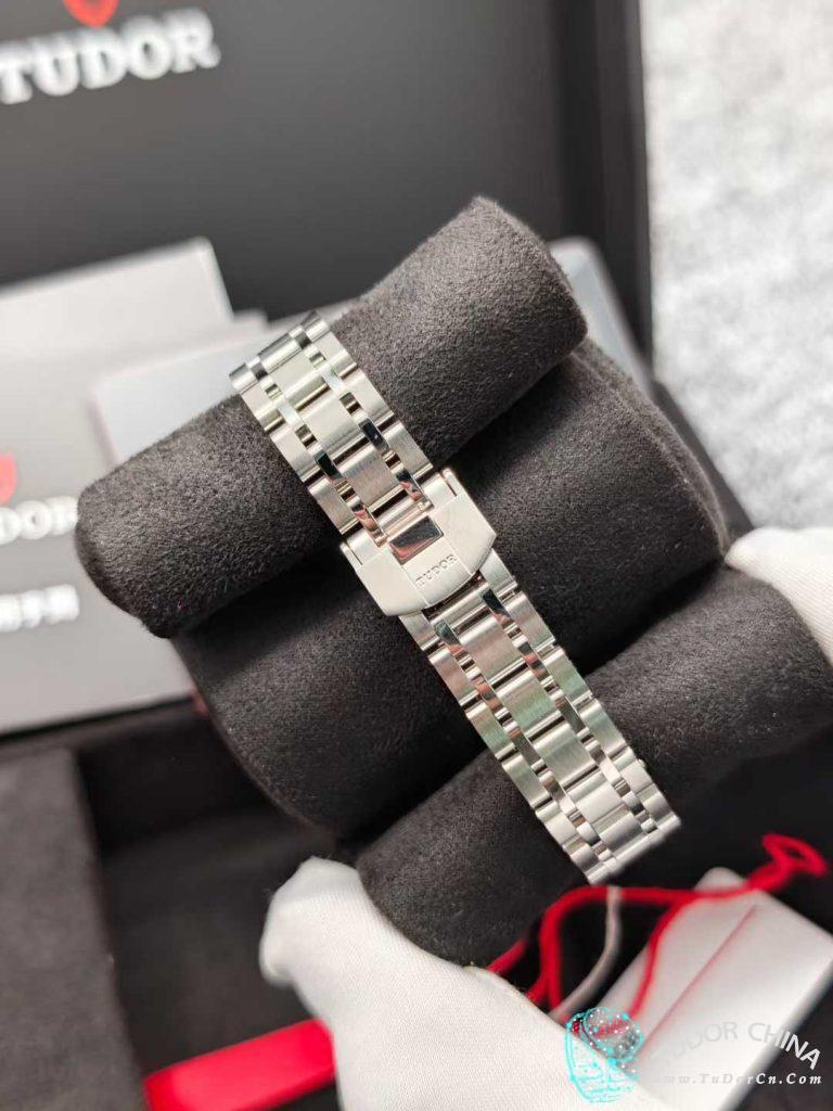 m28300-0003 Physical picture