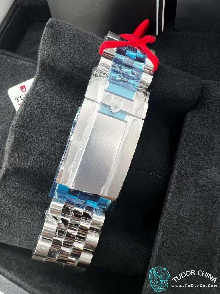 m79660-0001 Physical picture 