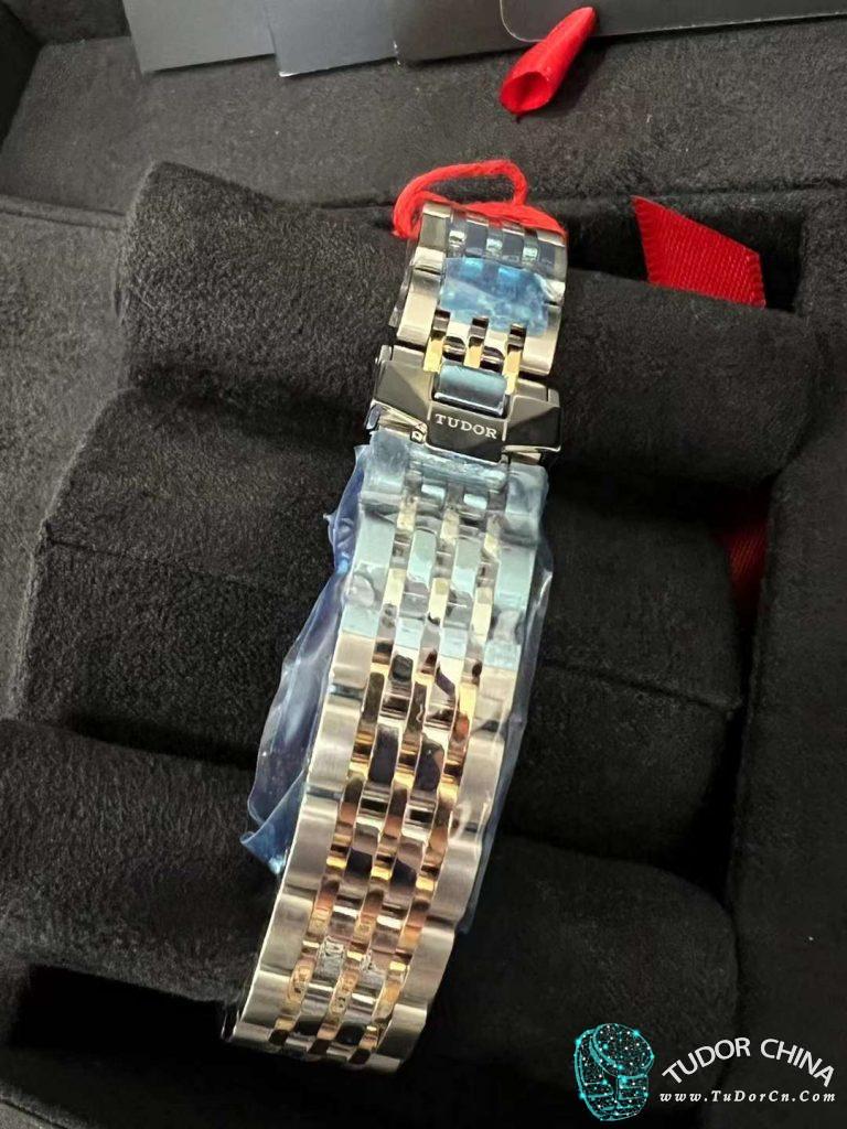 m91351-0004 Physical picture 