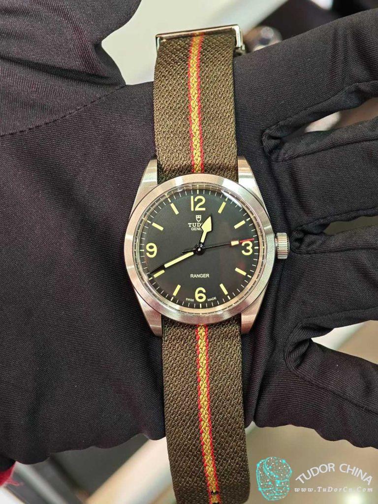 m79930-0003 Physical picture 