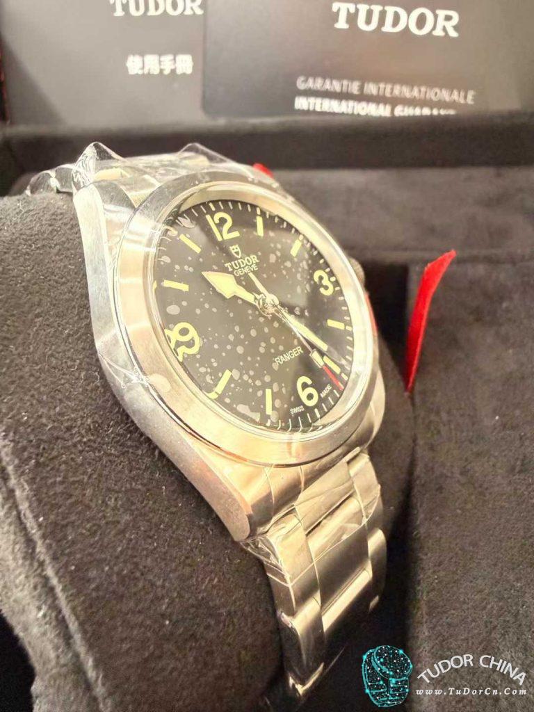m79930-0001 Physical picture 